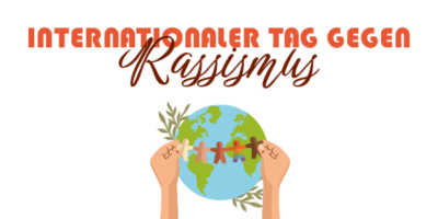 Illustration zum Internationalen Tag gegen Rassismus. Zwei Hände halten eine Kette aus Figuren unterschiedlicher Hautfarben und Symbolik vor einer Weltkugel, die von Blättern umrahmt ist. Die Botschaft betont Vielfalt, Gleichberechtigung und Solidarität.