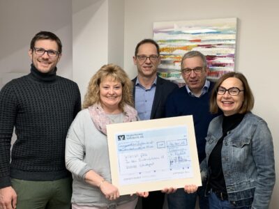 Auf dem Bild (von links nach rechts): Dr. Michael von der Heide, Diana Staudinger-Richter von KiNiKi, Dr. Steffen Birk, Thomas Traub von a-priori GmbH&Co.KG, Dr. Petra Huber.
