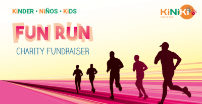 Illustration von fünf laufenden Personen auf einem pinken und gelben Hintergrund mit dem Text 'FUN RUN CHARITY FUNDRAISER' und dem KiNiKi Logo, das für Kinderhilfe steht.